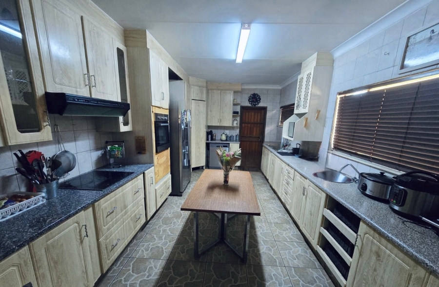 4 Bedroom Property for Sale in Protea Park North West